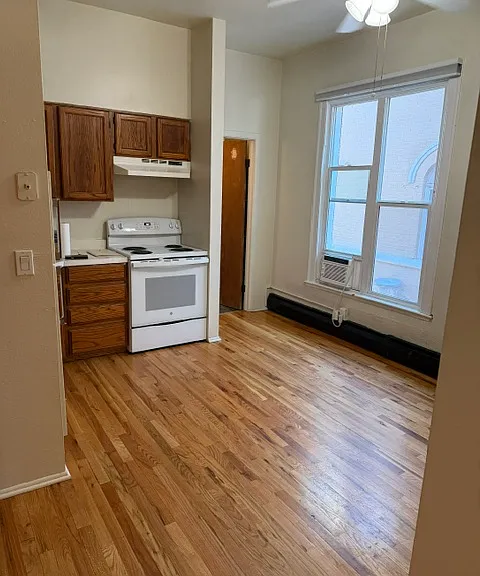 845 N Emerson St — Photo 5