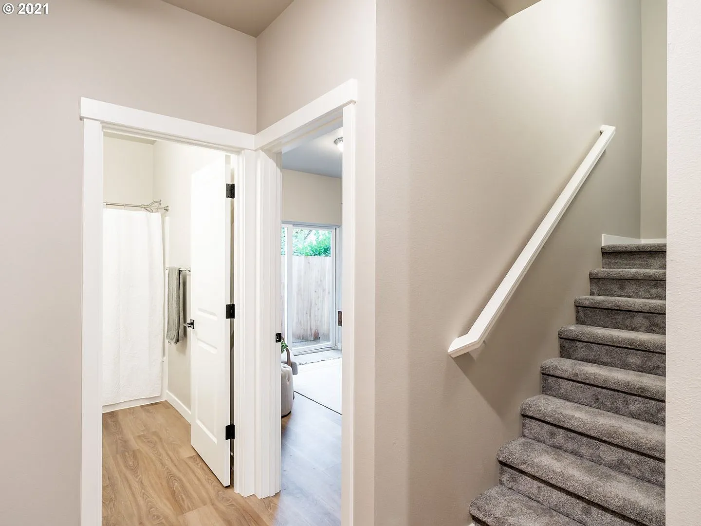 Spacious 3 Bedroom Townhouse with Attached Garage, Main-Level Suite, Open Kitchen & Balcony — Photo 4