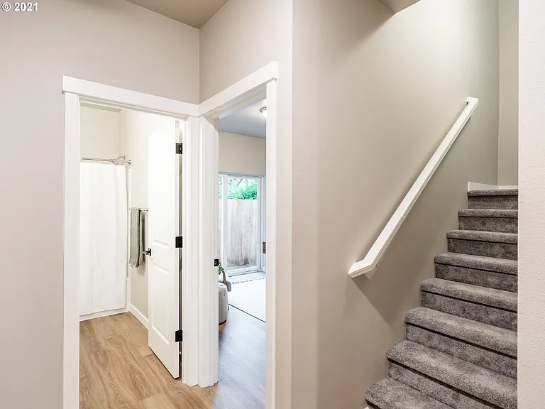 3857 SE 92nd Ave #2 — Photo 4