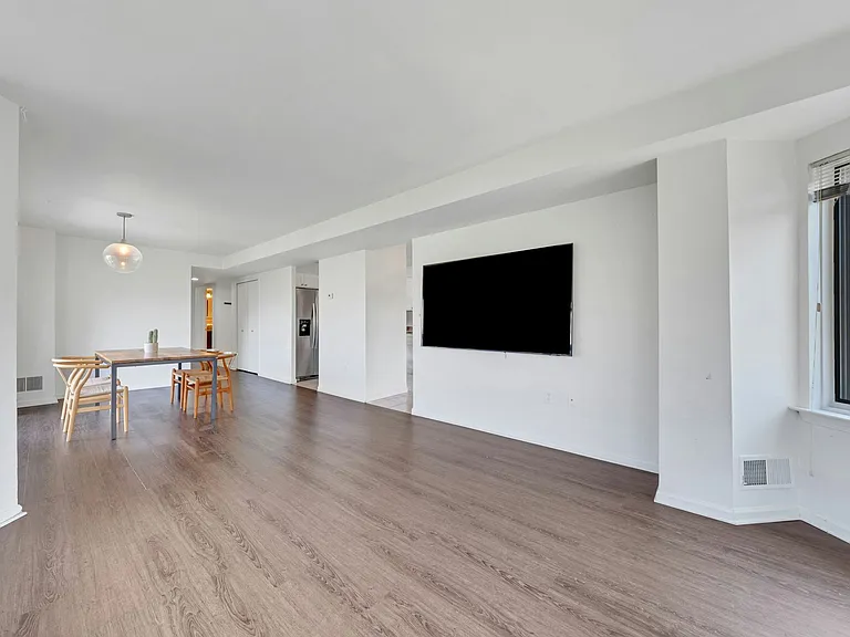 418 Chase Ct — Photo 9