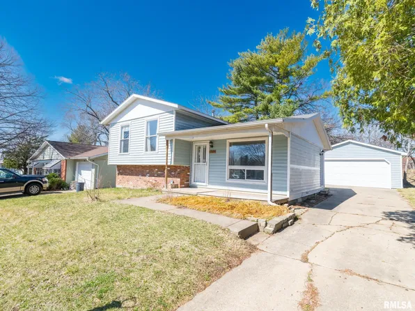 3909 W Creighton Ter, Peoria, IL 61615