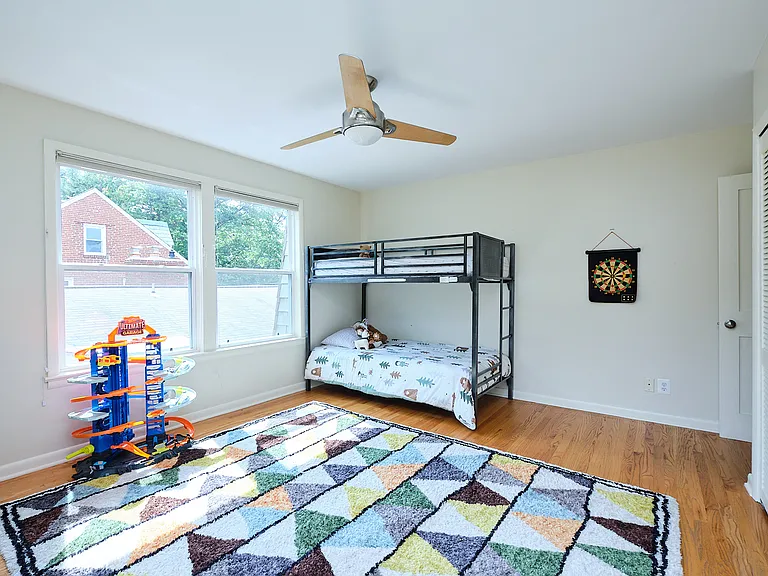 1318 Perry St NE — Photo 19