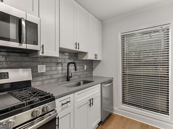 5th image of 1603 Cumberland Ct SE
