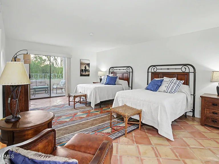 1049 N Boulder Dr — Photo 32