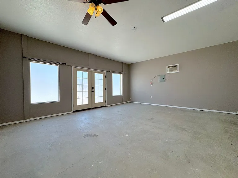 10421 Silvercloud Dr — Photo 19