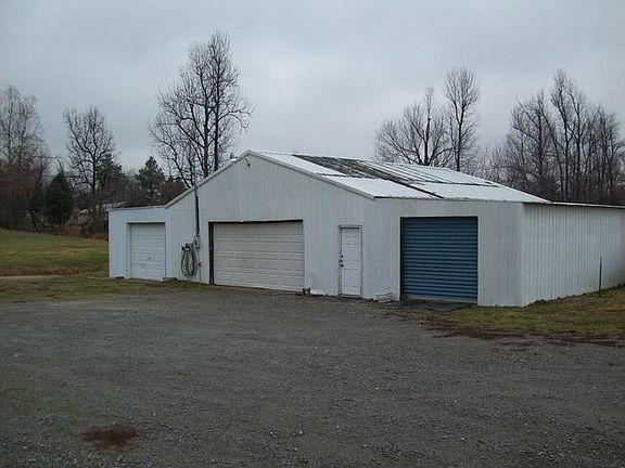 4th image of 127 Noffsinger Ln