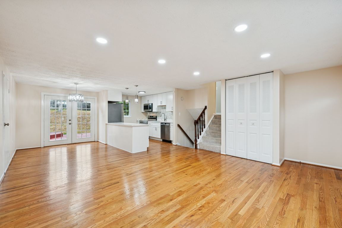 next background image