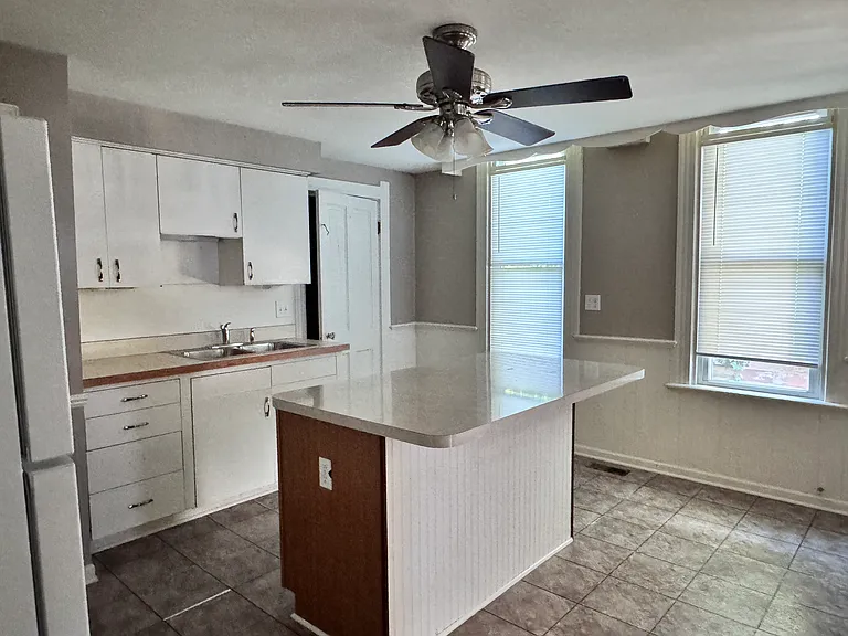 410 Floyd St #3 — Photo 7