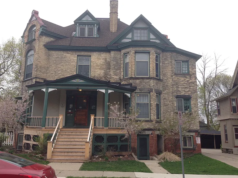 121 Madison Ave SE #11 — Photo 1
