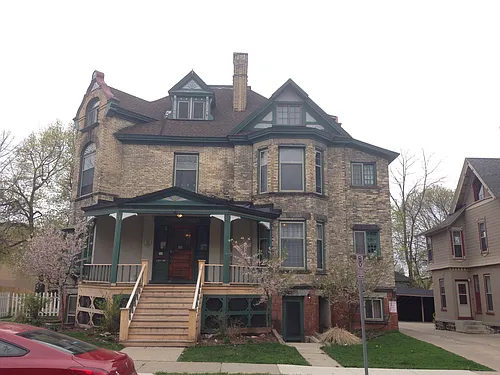 121 Madison Ave SE Photo 1