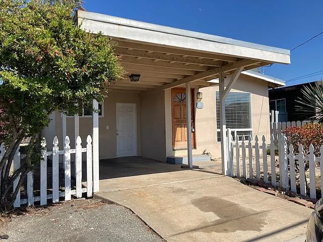 1688 San Lucas St photo 1