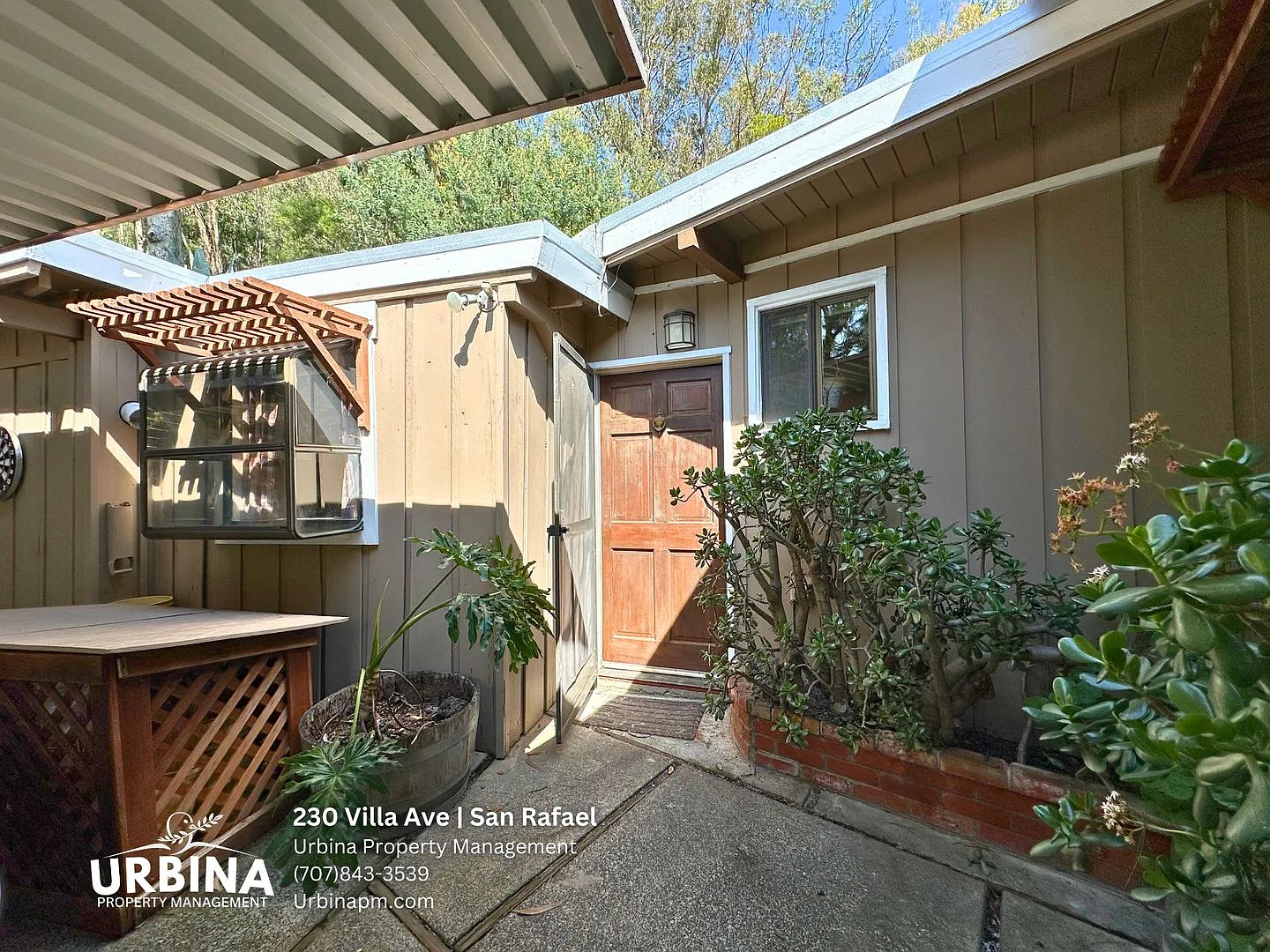 Utilities Included! Charming Studio Near Dominican University — Photo 1