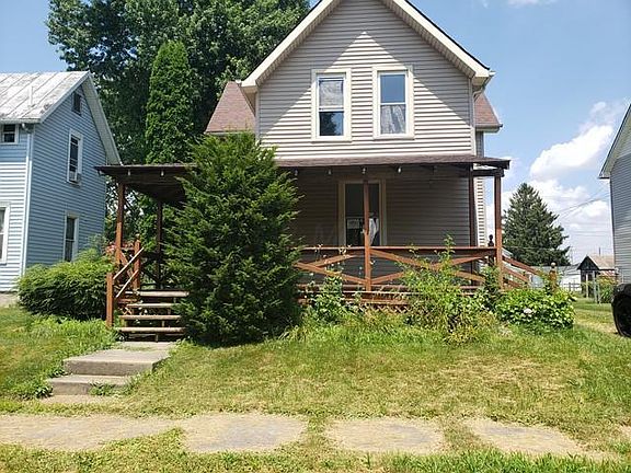 2nd image of 612 E Charles St