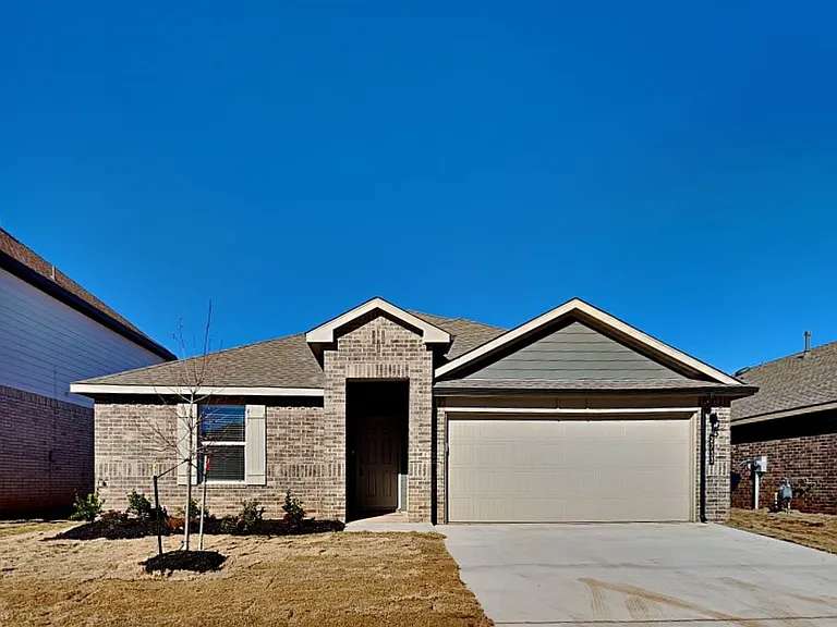 2733 Dennis Dr — Photo 2