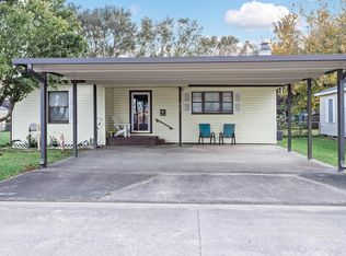 317 N 21st St, Nederland, TX 77627