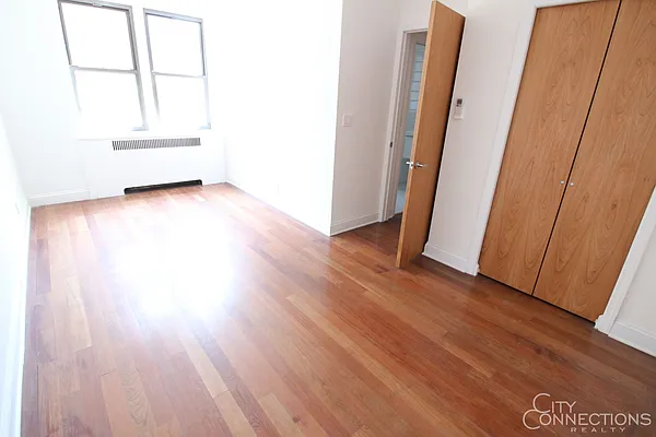 Rented by City Connections Realty | media 2