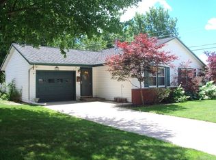 374 W Drummond Dr, Bourbonnais, IL 60914