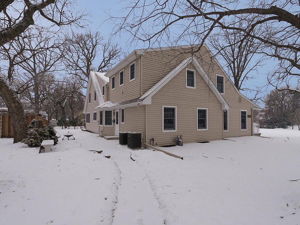 2nd image of 2101 Forest Dr W
