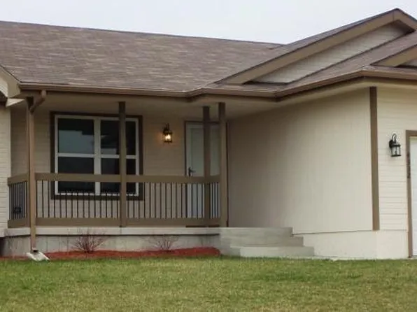4332 SE Horseshoe Bend Dr, Topeka, KS 66609