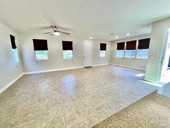 4th image of 1736 Parkway Dr N