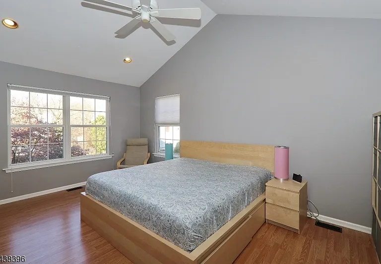 13 Minuteman Ct — Photo 5