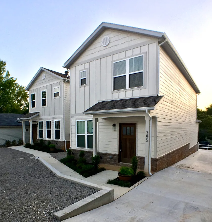 3 bed, 3.5 bath, 1958 sqft, $2,745 — Photo 1