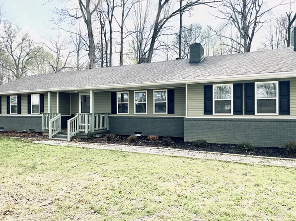 221 Jackson Cir, Tullahoma, TN 37388