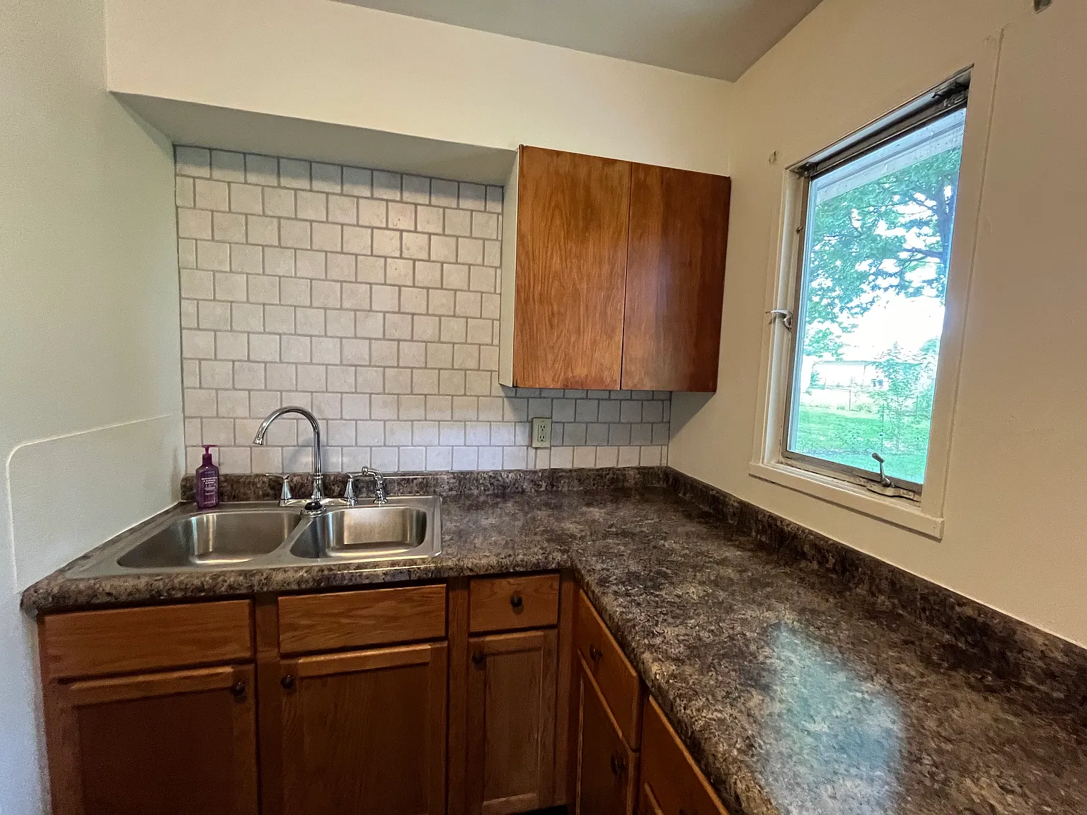 3 bed, 1025 sqft, $1,225 — Photo 4