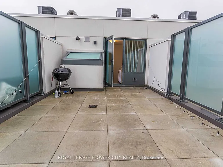 1050 Portage Pkwy W #Townhouse 37 — Photo 23
