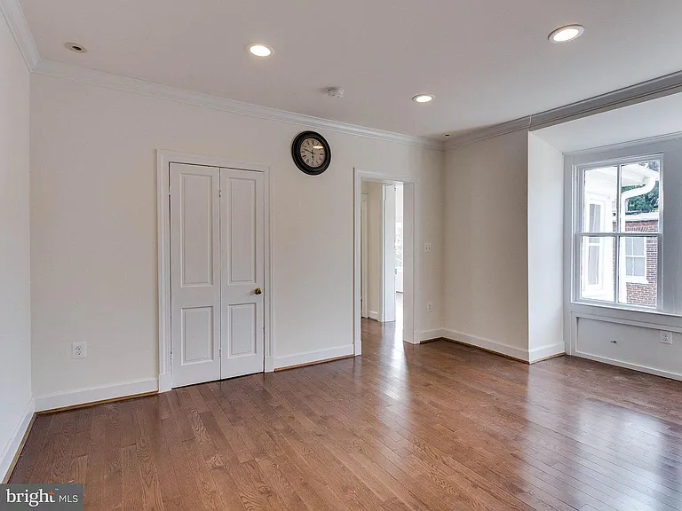 Main living area - alternate view.