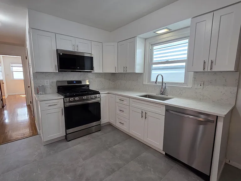 777 Montgomery St #1 — Photo 8