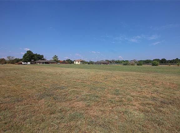 5th image of 1108 Oak Dr