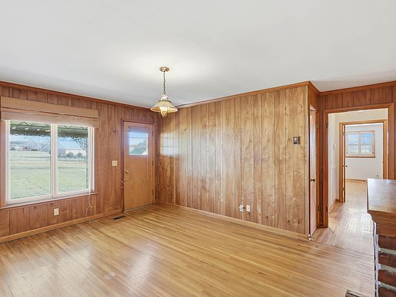 4th image of 201 Clearview Cir