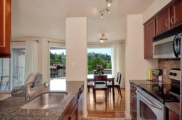430 Bellevue Way SE #204 — Photo 6