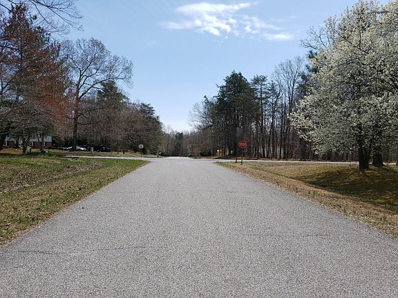 5th image of 37070 W Spicer Dr