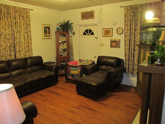 2nd image of 1338 Marshall St