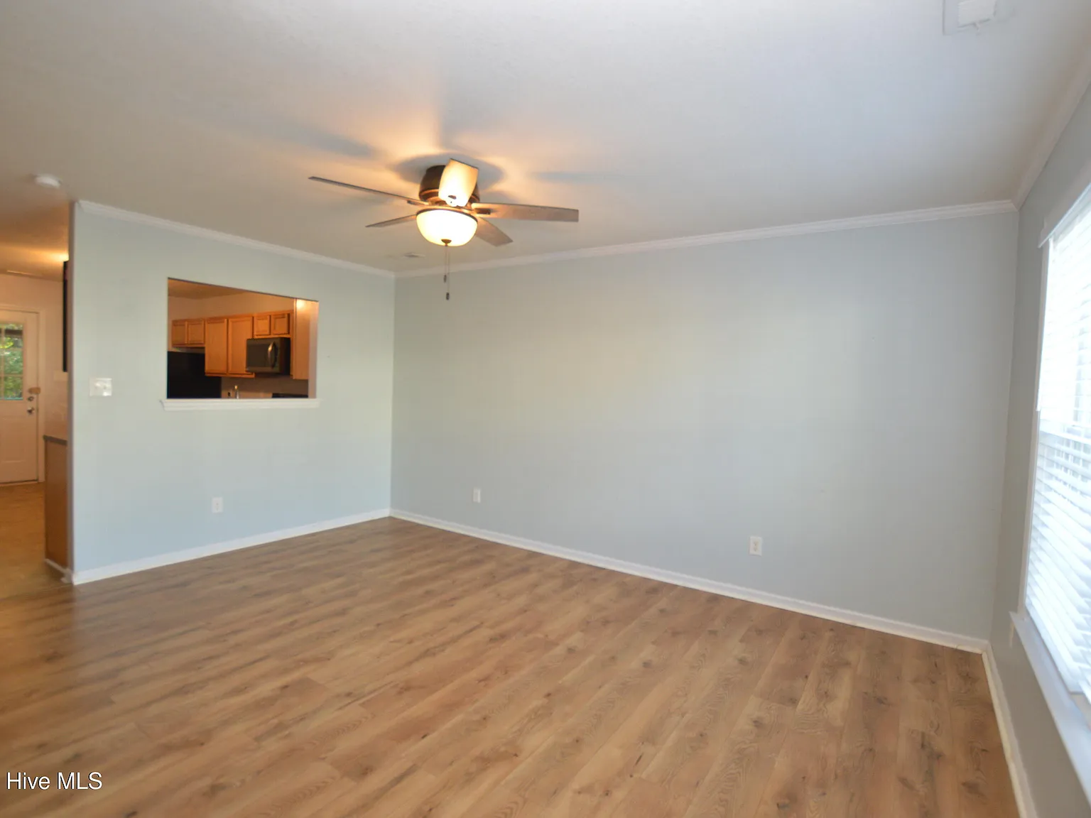 2 bed, 1.5 bath, $1,150 — Photo 2