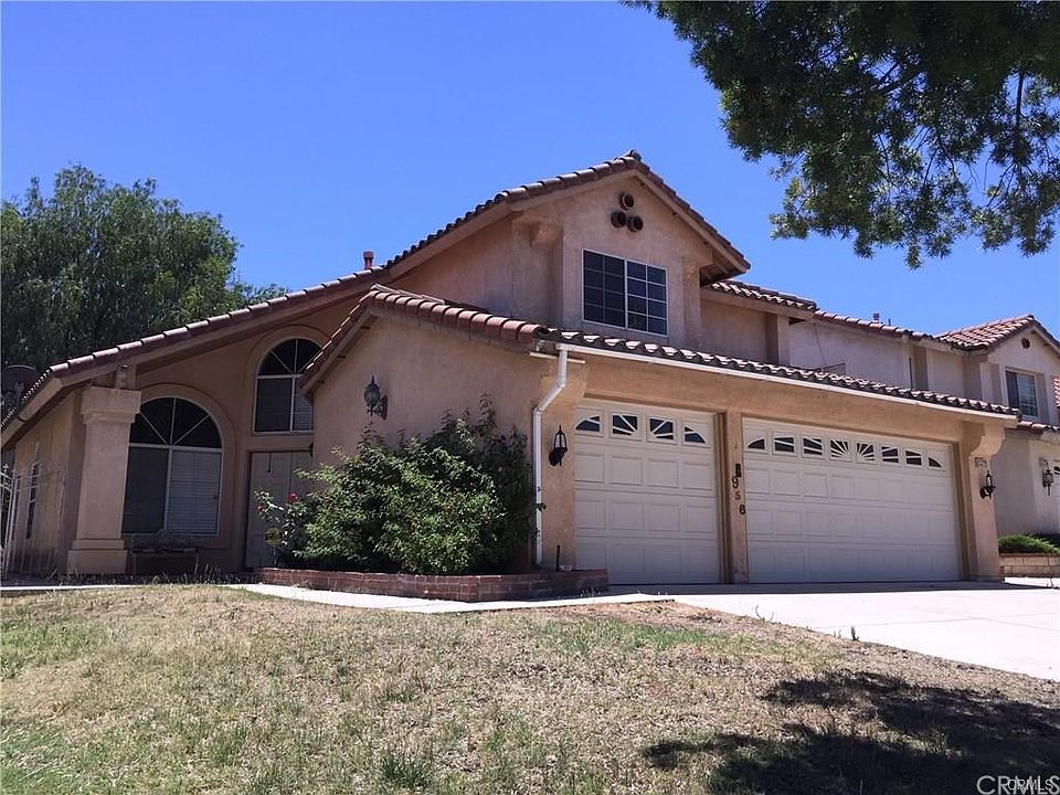 1st image of 956 Yardley Way