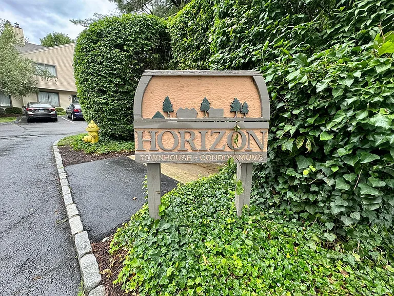 1 Horizon Dr #11 — Photo 1