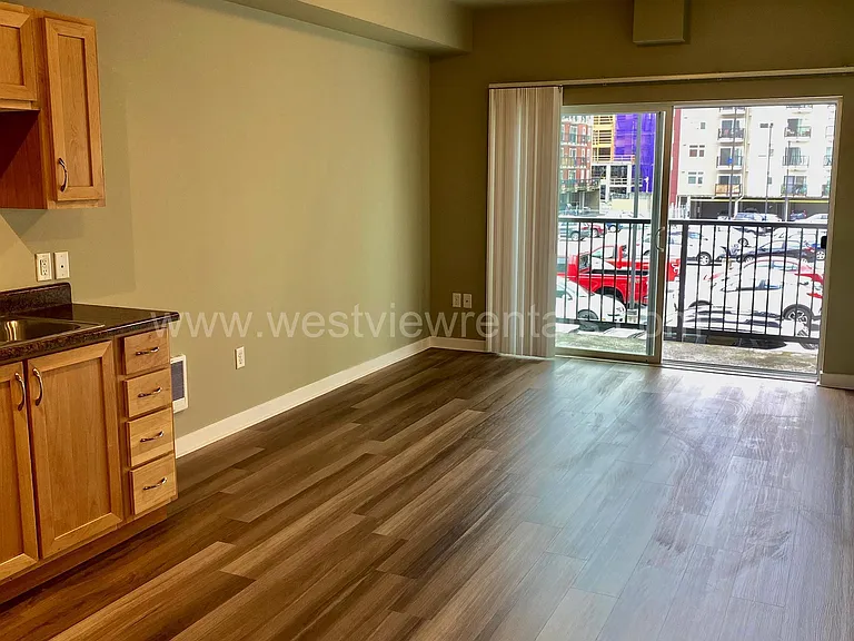 200 E Maple St — Photo 110