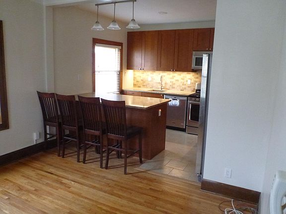 Livingroom to Kitchen