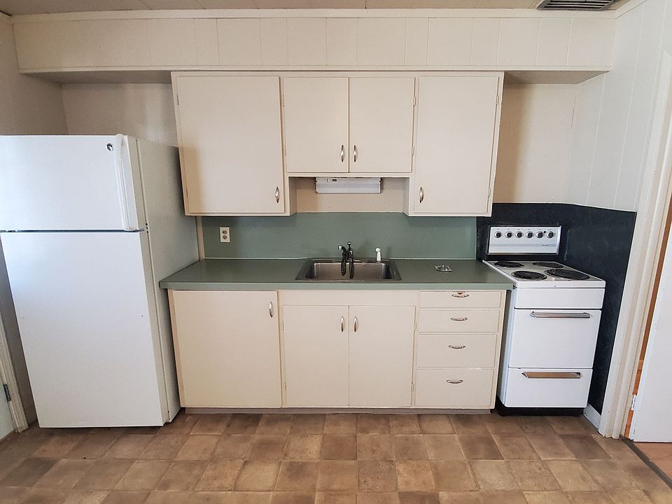 1st image of 305 W Main St E