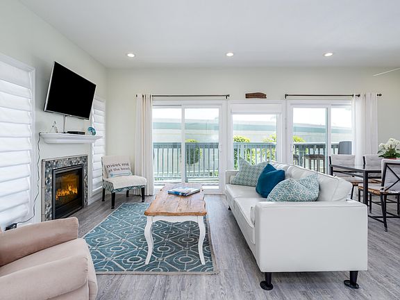 4th image of 170 Seaspray Way
