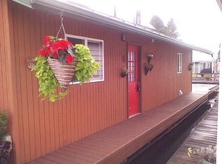 559 NE Bridgeton Rd SLIP 1, Portland, OR 97211