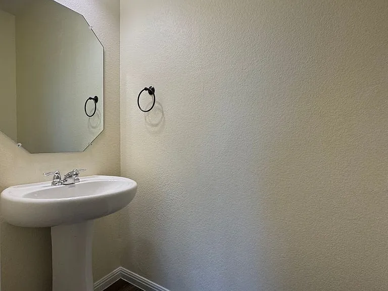 105 Rainey Dr — Photo 11
