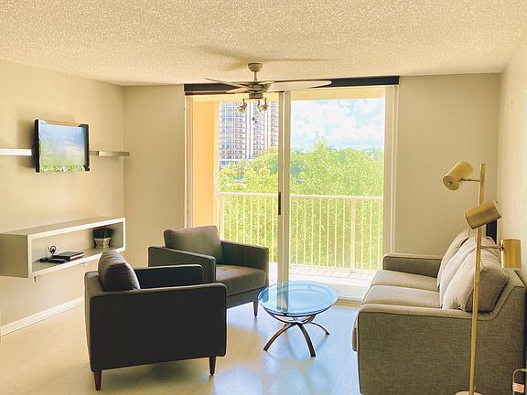 4th image of 19601 E Country Club Dr APT 404