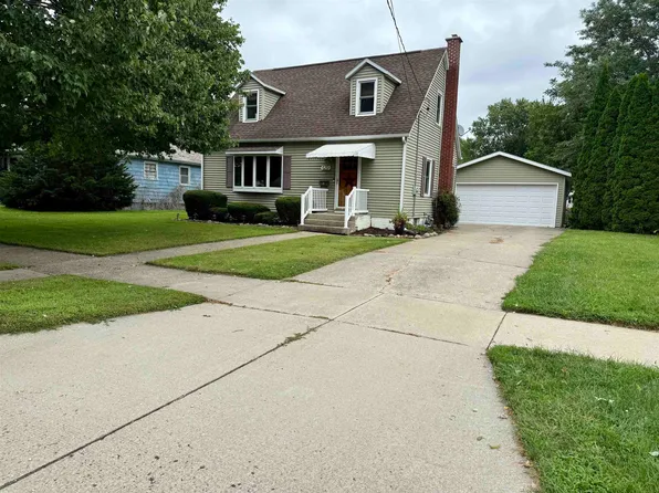 420 N Palm St, Janesville, WI 53548