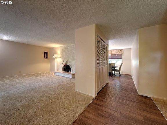 3rd image of 15536 SE Wildwood Ct