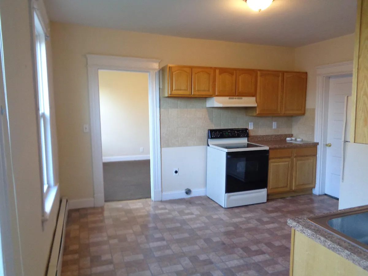 Building Photo - 86 Alder St #3