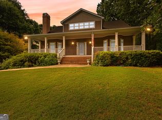 135 Horseshoe Cir, Fayetteville, GA 30215